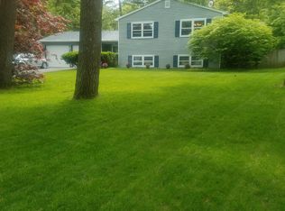 40 Rip Van Ln, Saratoga Springs, NY 12866