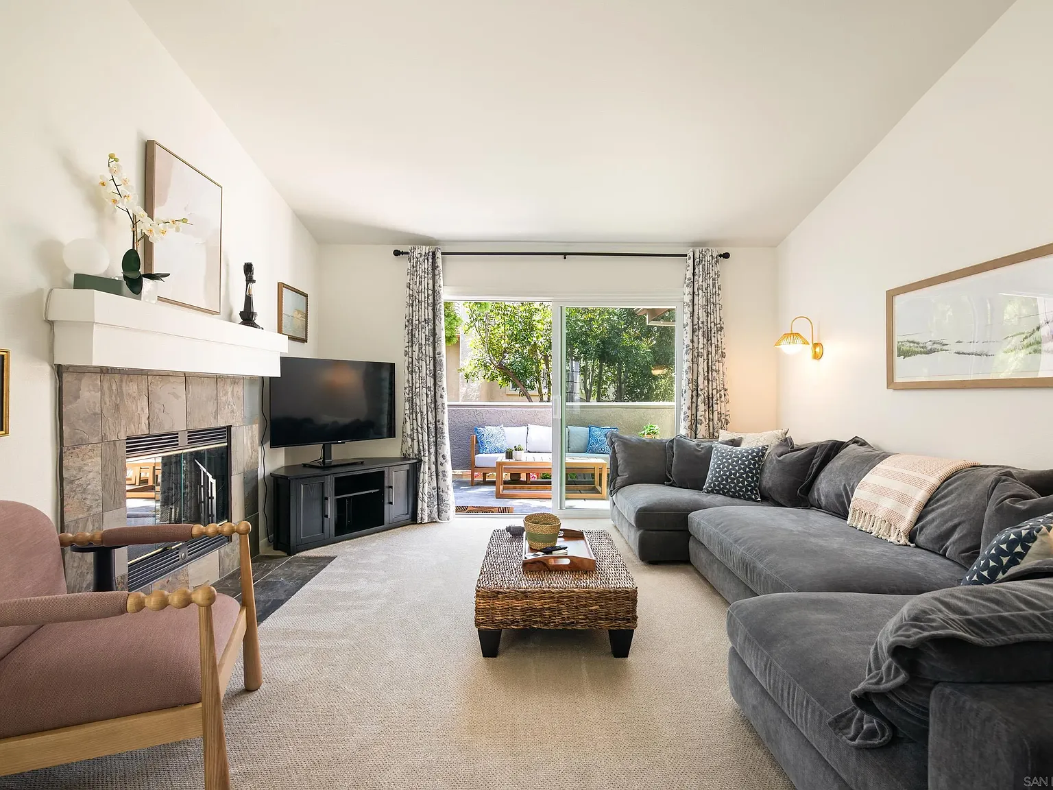 2 bed, 2.0 bath, 1100 sqft, $5,900 — Photo 1