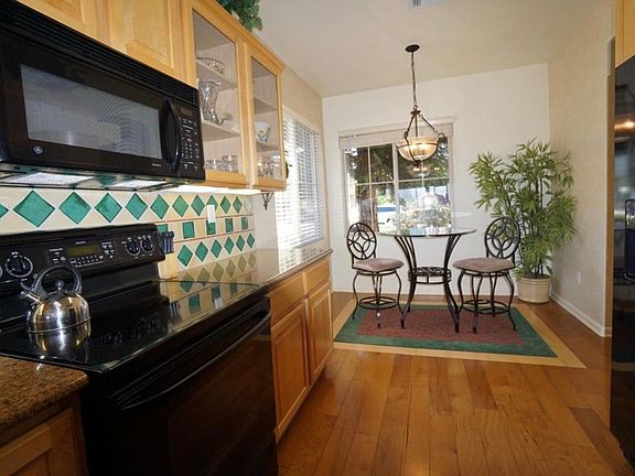 Kitchen / Breakfast Nook