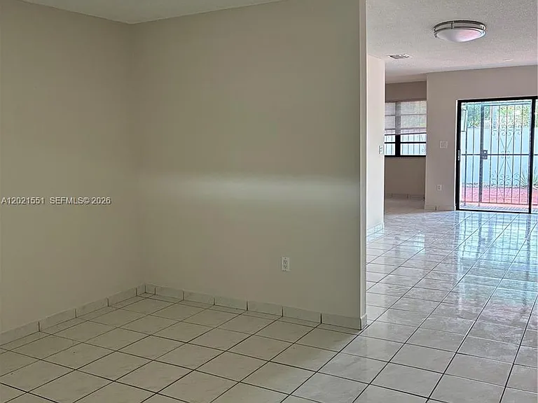 10881 SW 24th Ter — Photo 2