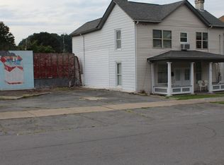 112 Main St, Hinton, WV 25951