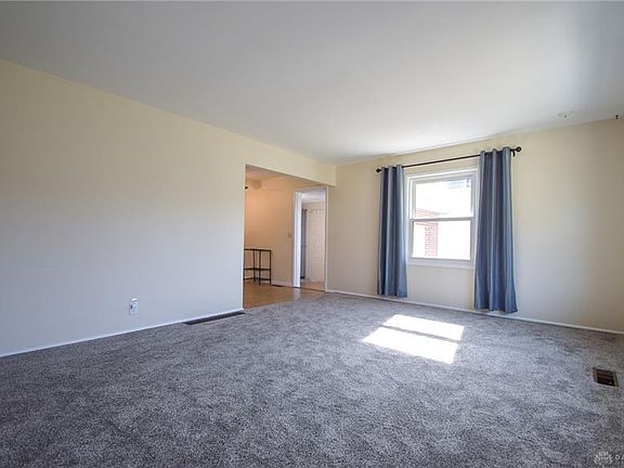 5th image of 2572 Acorn Dr