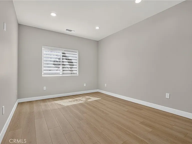 16425 Clymer St — Photo 30