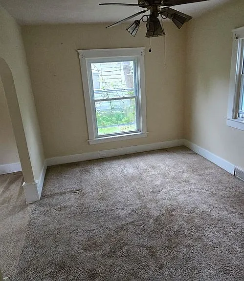919 Princeton Ave — Photo 11