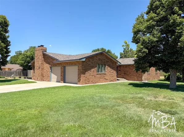 801 J C St, Garden City, KS 67846