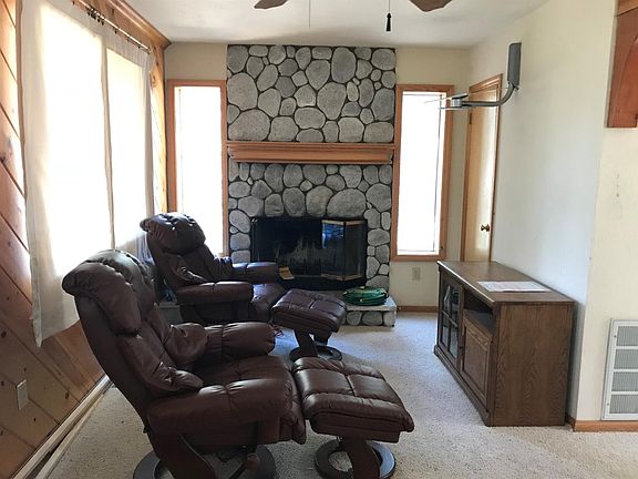 3rd image of 26351 Forest Ln