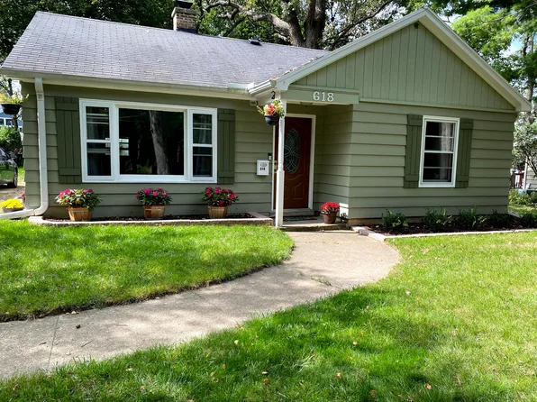 618 Norton Ave, Mundelein, IL 60060