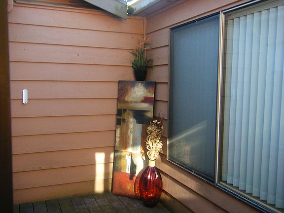 3rd image of 8405 55th Ave NE APT 20