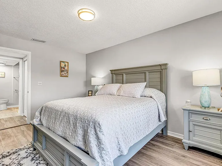 1757 N Central Ave — Photo 33