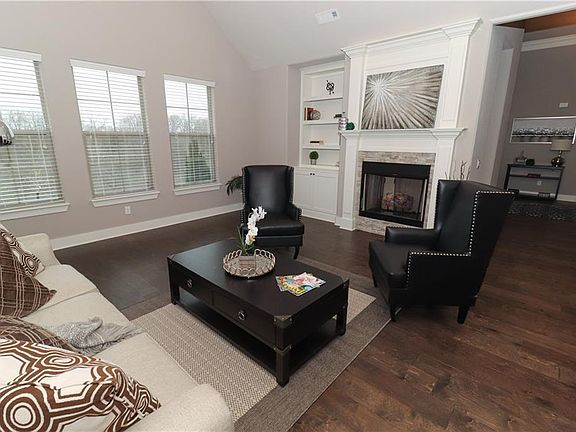 3rd image of 2204 NE Steinbeck Dr