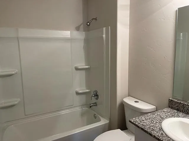 3 bed, 1200 sqft, $1,750 — Photo 3