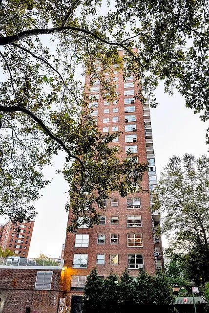 1st image of 70 La Salle St APT 14F