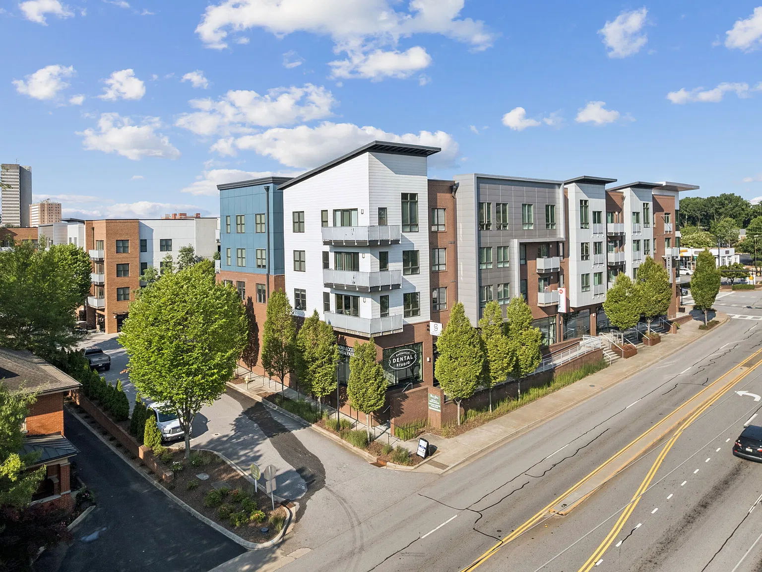 Main & Stone — Photo 2