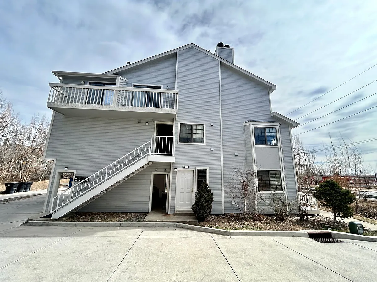 Building Photo - 3045 Kings Ridge Blvd #1