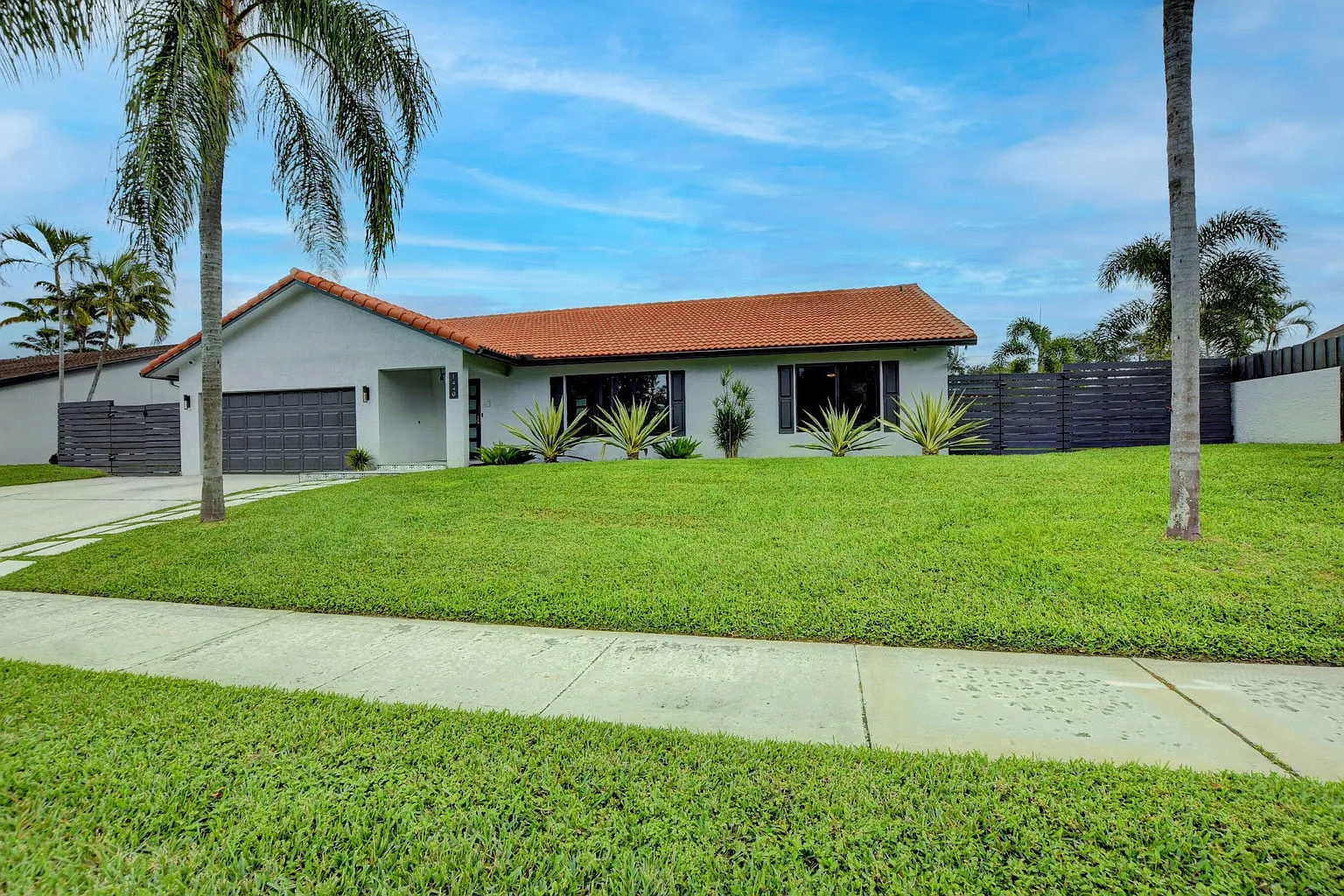 4 bed, 2.0 bath, 1956 sqft, $7,800 — Photo 1