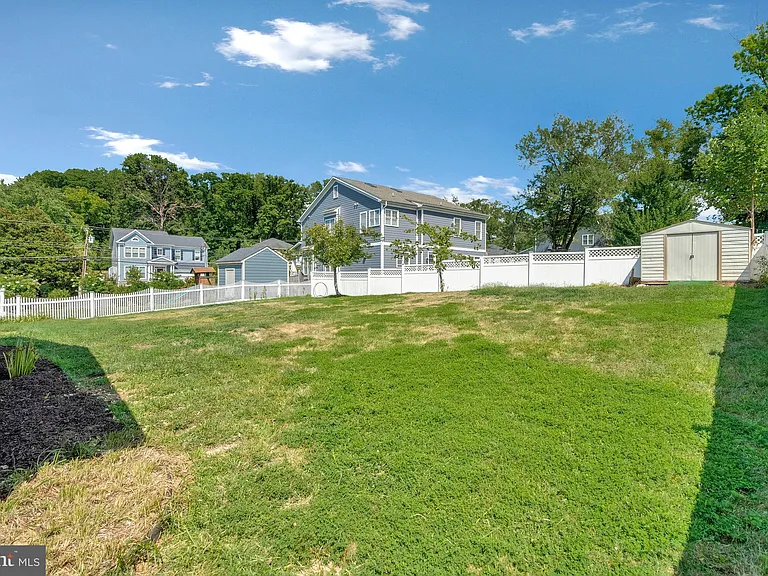 304 Patrick St SW — Photo 44