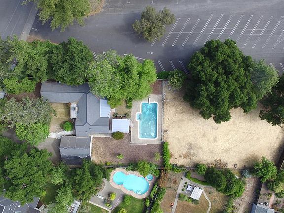 3rd image of 16594 Ferris Ave
