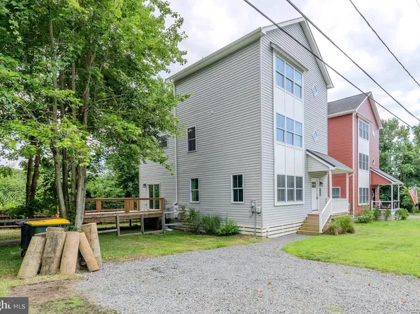 8207 Elm Ln, Chesapeake Beach, MD 20732