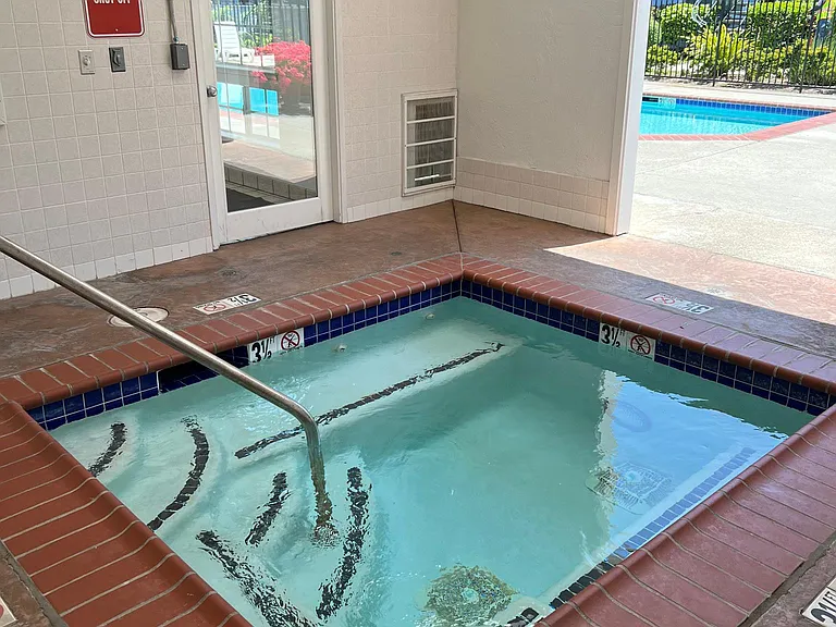 Windemere Apartments — Photo 26