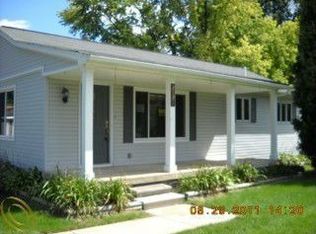 2721 Emmons Ave, Rochester Hills, MI 48307