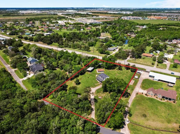 5123 Cotton Lake Rd, Baytown, TX 77523