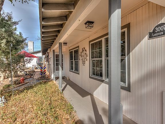 3rd image of 3007 Lakeview Dr