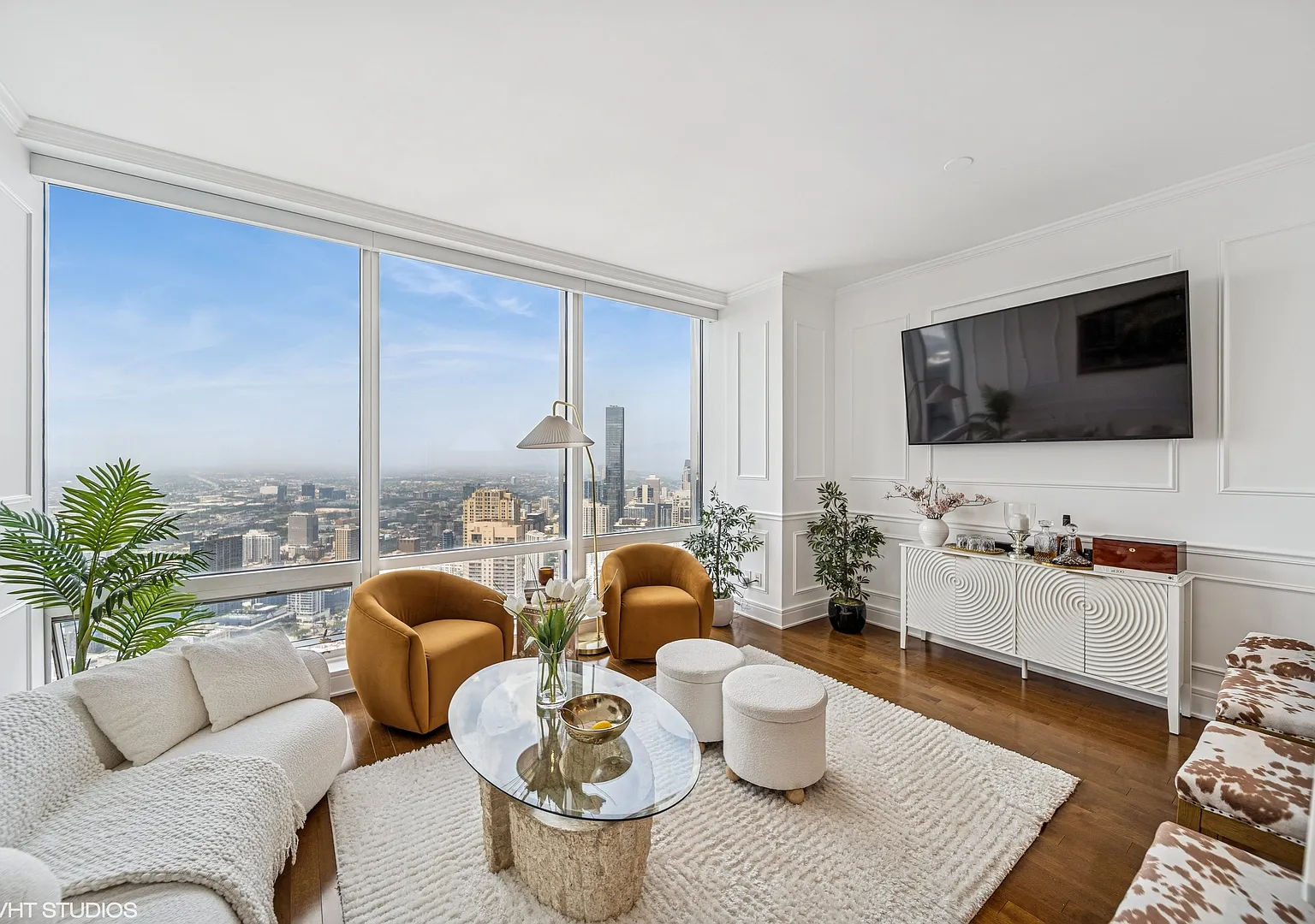 1 bed, 1.5 bath, 934 sqft, $6,000 — Photo 2