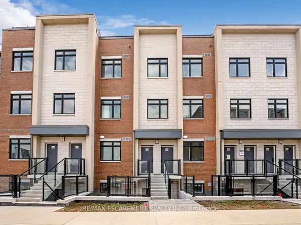 1075 Douglas McCurdy Cmn #251, Mississauga, ON L5G 0C6