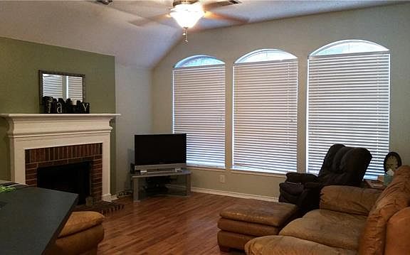2nd image of 2109 Vista Ct