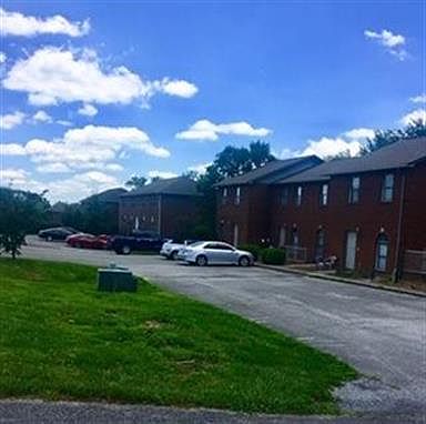 1st image of 2 Pepperhill Dr