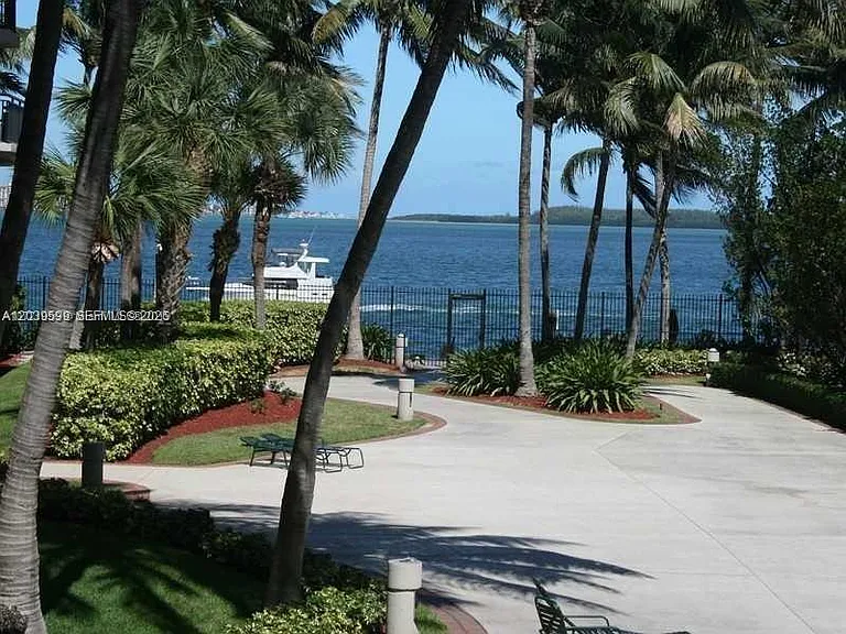540 Brickell Key Dr #1025 — Photo 26