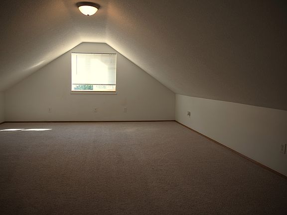 Upstairs large bedroom