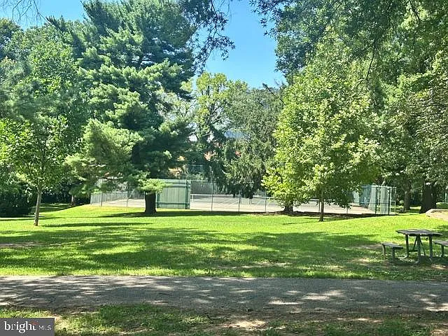 4880 Chevy Chase Dr #133 — Photo 39
