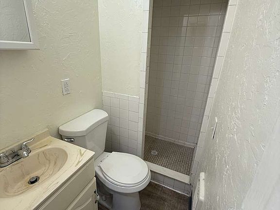 5th image of 2316 Broadway Ave #1