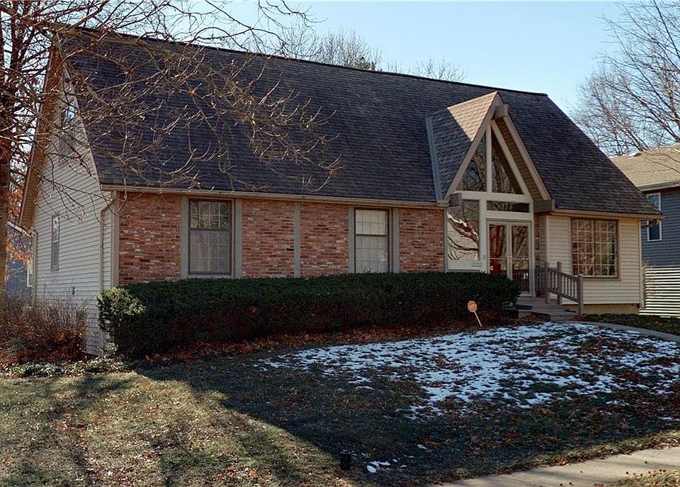 1st image of 9101 W 92nd St