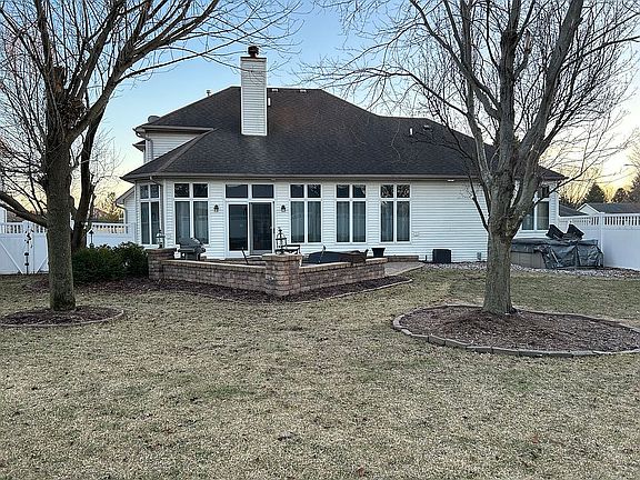 Back view in winter 
