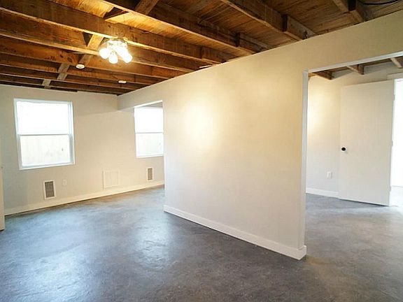 4th image of 4302 Siegel St #1/2
