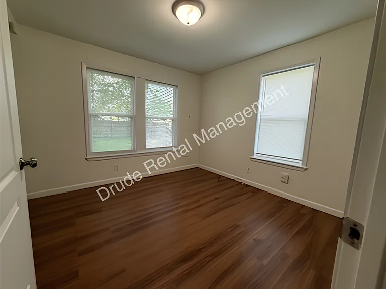30121 Julia St — Photo 18
