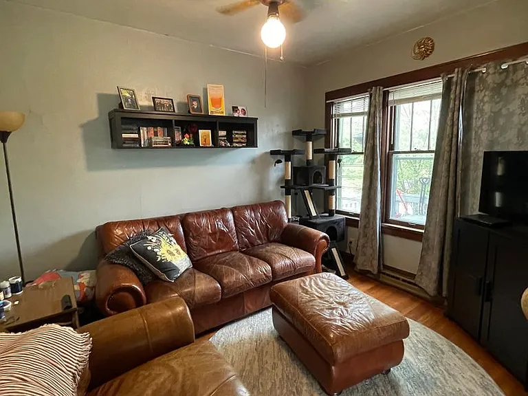 2661-61B N. Fratney St. — Photo 4