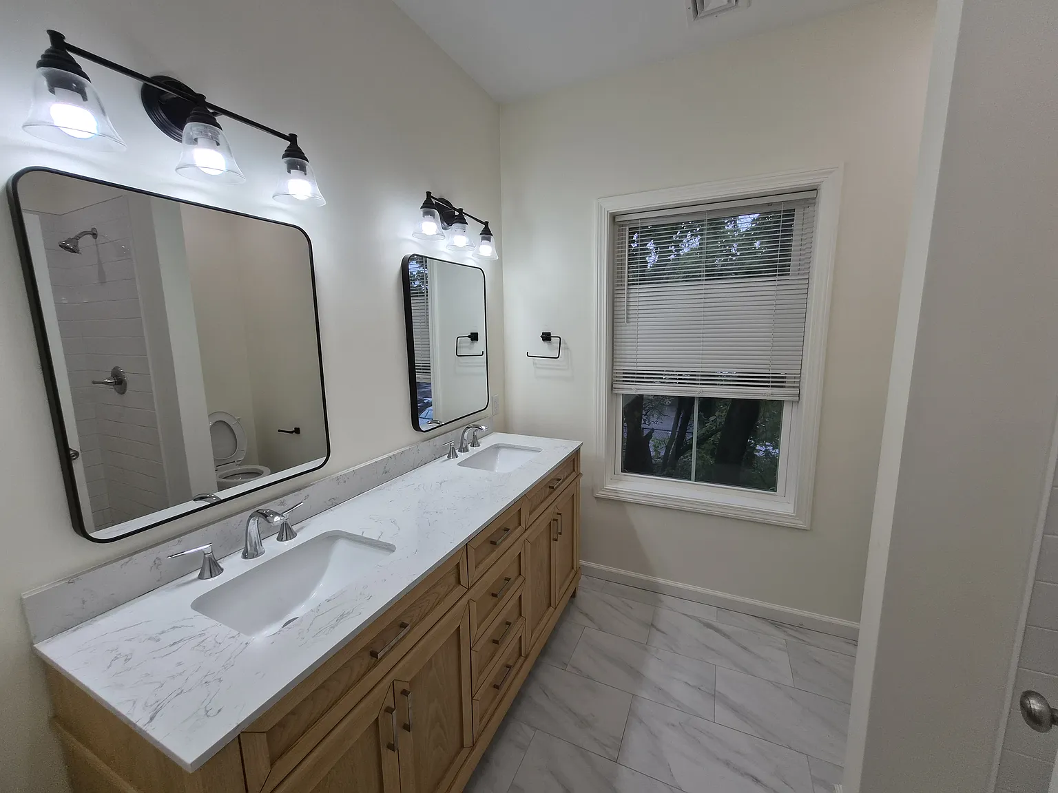 2 bed, 850 sqft, $2,000 — Photo 4
