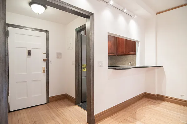 Rented by WAM Partners - William Moses Co. | media 4