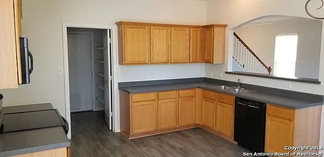 3 bed, 2.5 bath, 1888 sqft, $1,750 — Photo 3