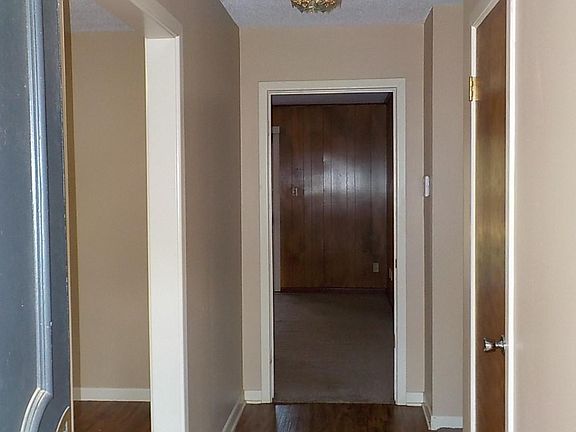 2nd image of 3805 Ivy Ln