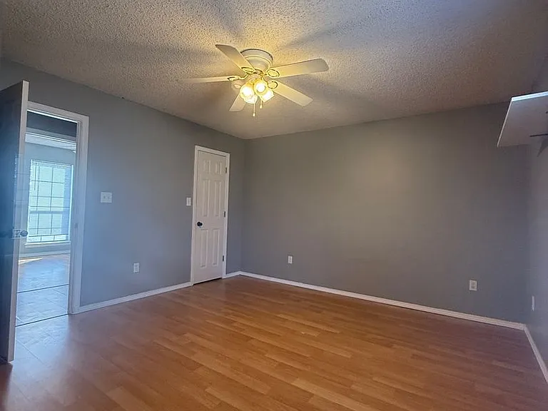 14108 Cherry Hill Dr — Photo 7