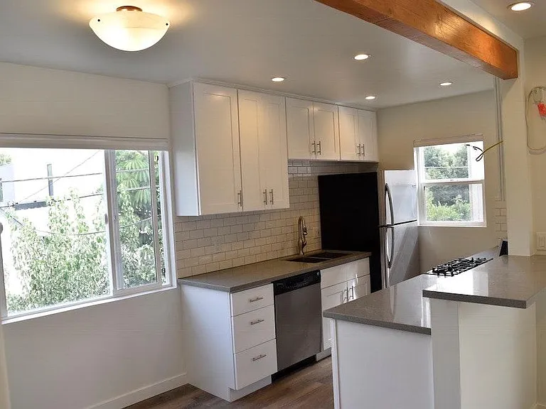2310 S Bentley Ave #5 — Photo 5