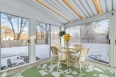 2 Colonial Dr — Photo 22