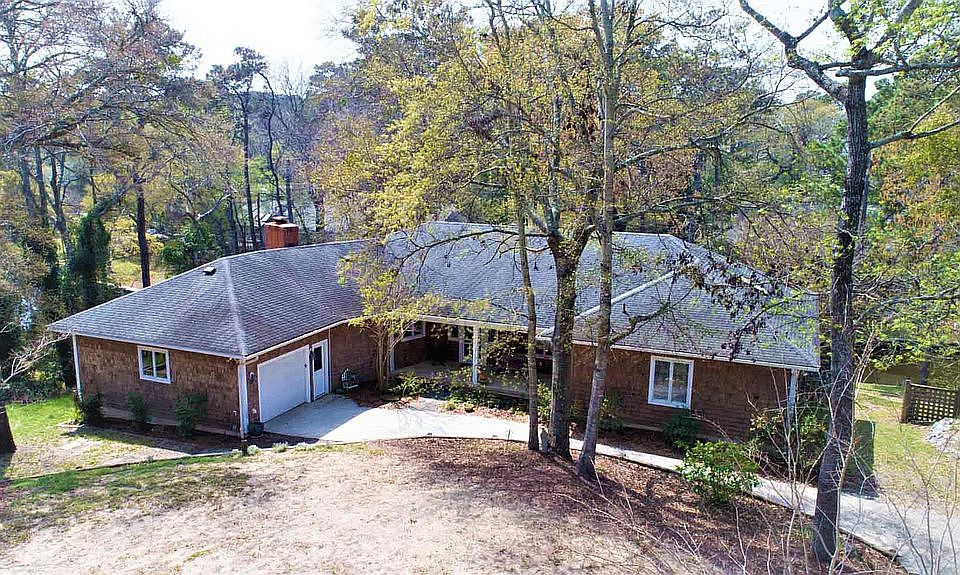 Welcome to Red Bay Ln