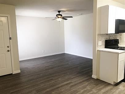 4th image of 10253 Maverick Dr