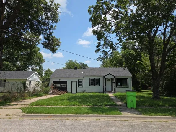 312 N Tucker St, Nevada, MO 64772