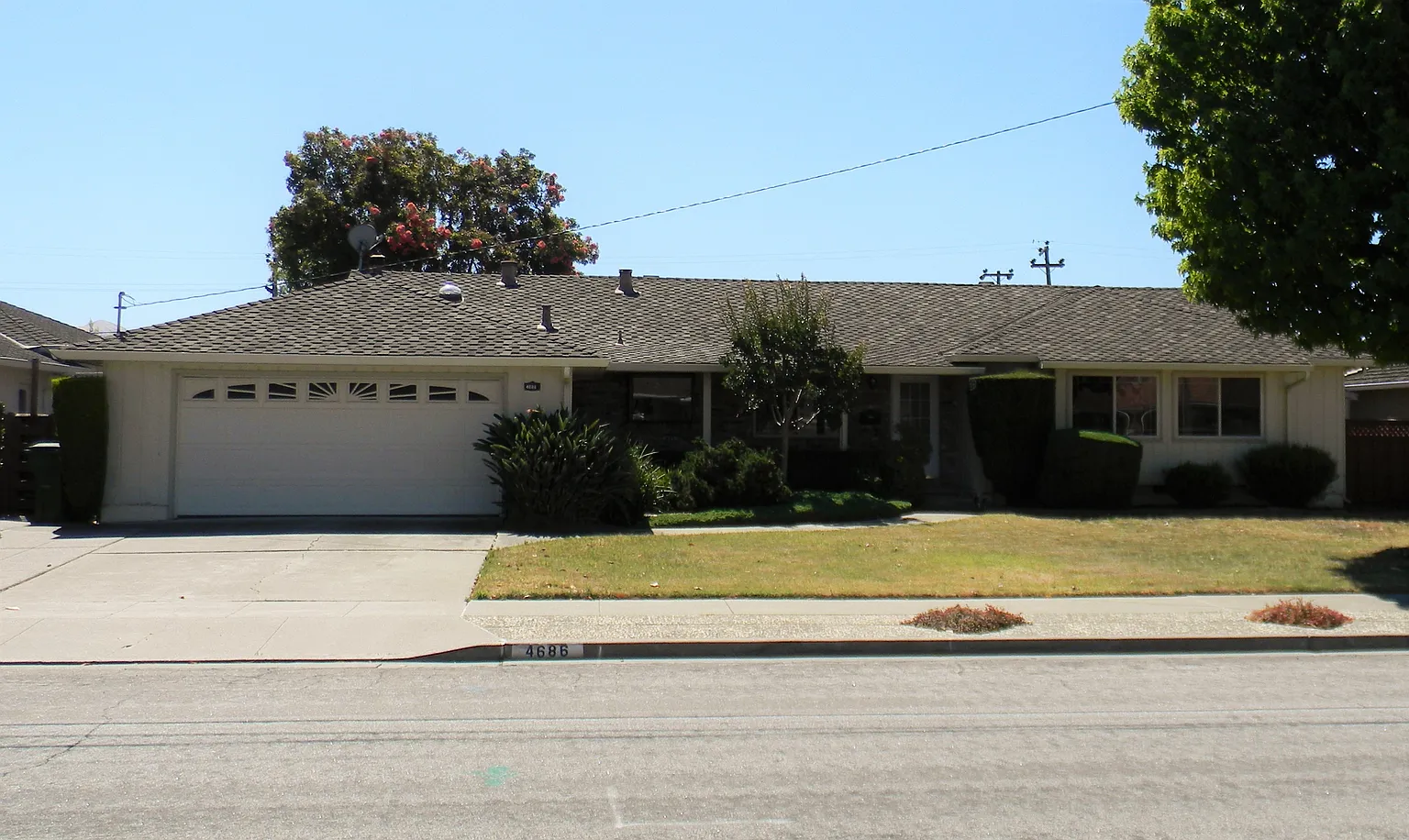 4686 Richmond Ave photo 1
